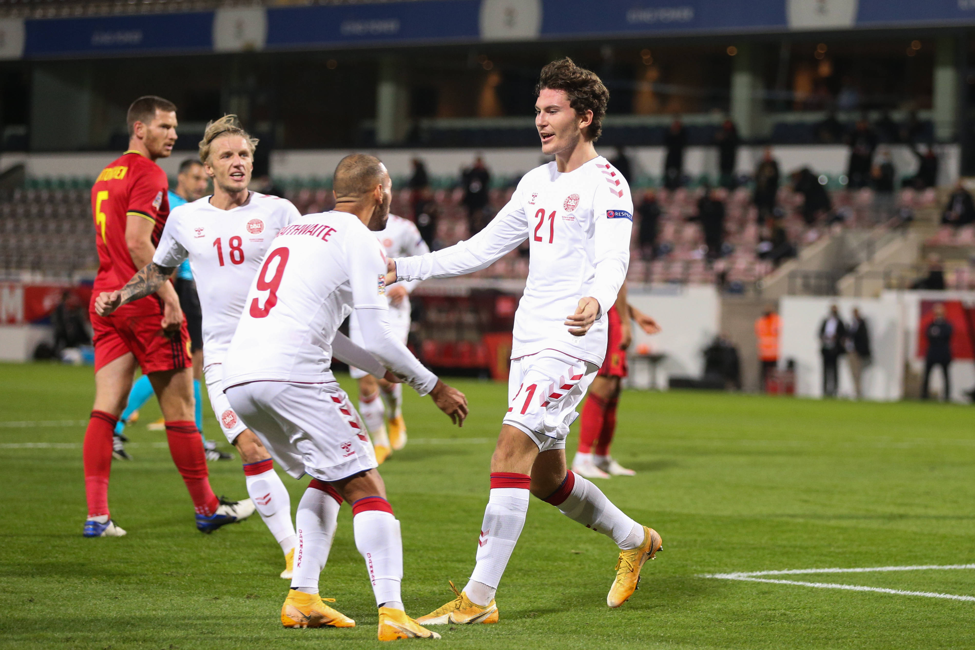 色的团队配 色的团队配